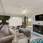 201 - 2 Bedroom 2 Bath Luxury Unit W Sea Breeze!