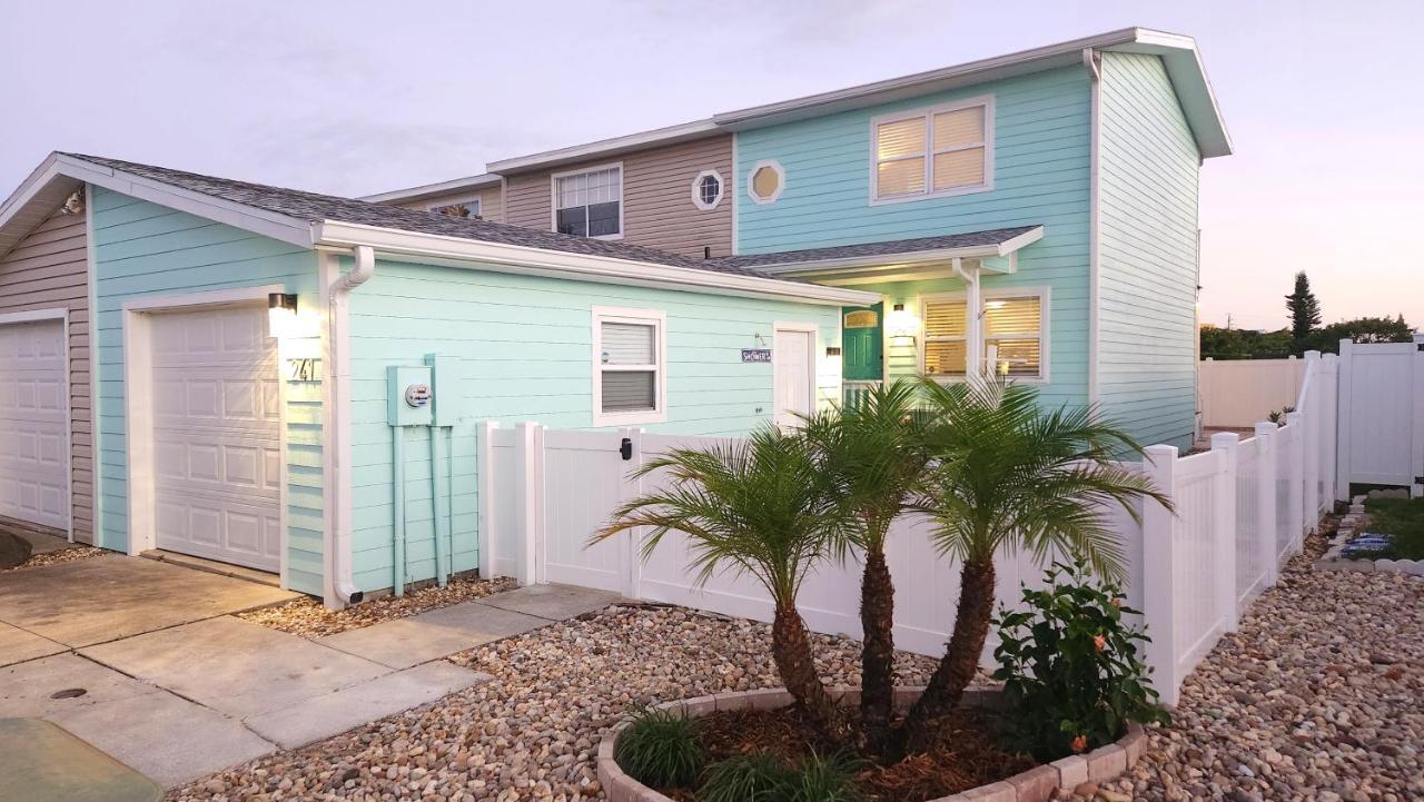 Holiday home Seaglass Shores, Steps To The Cape Canaveral