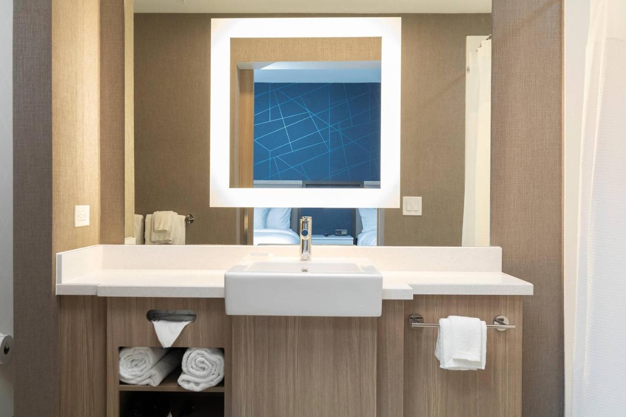 Springhill By Marriott Cocoa Hotel