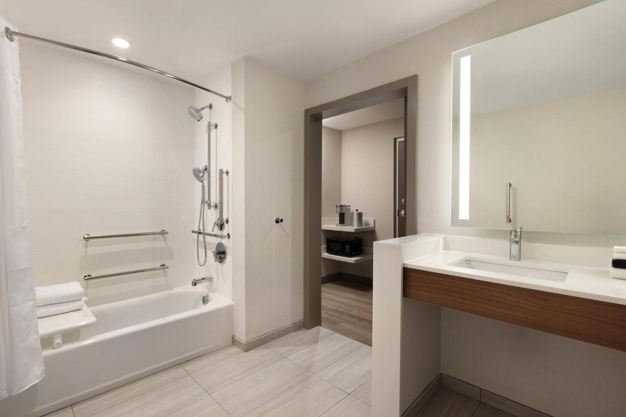 Express By Ihg 3*