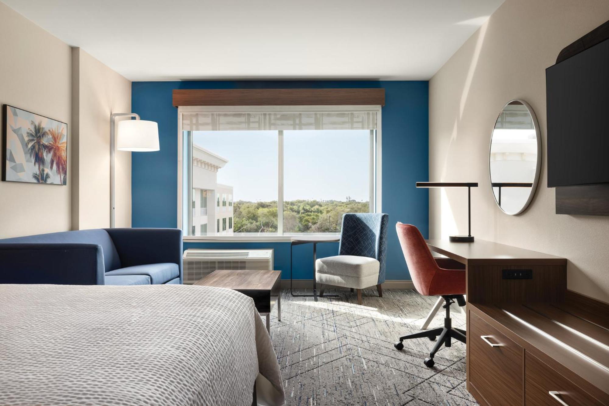 Express By Ihg Hotel 3*