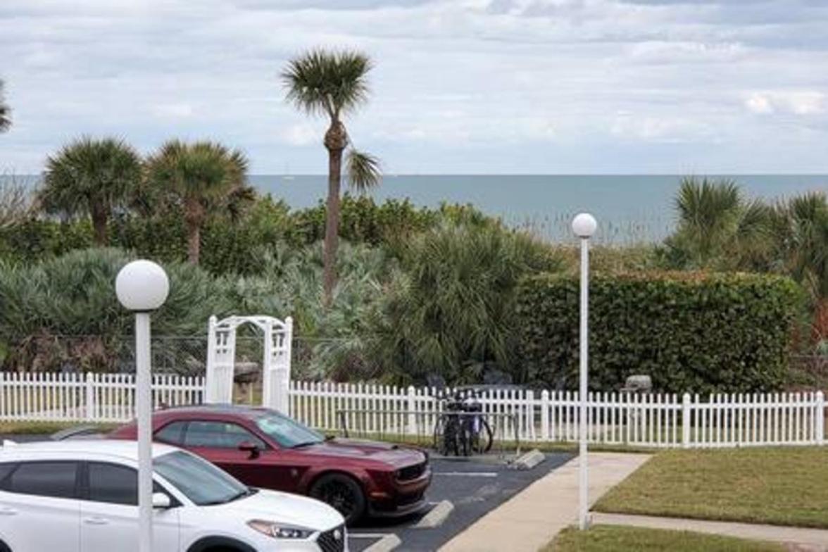 Atrium Oceanview - Sleeps 4 Guests 107 Apartment Cape Canaveral