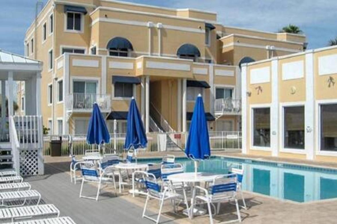 Atrium Oceanview - Sleeps 4 Guests 107 Cape Canaveral