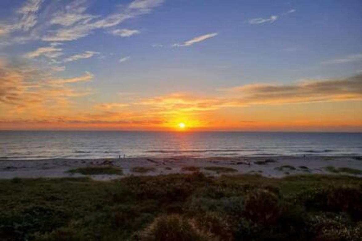 Atrium Direct Oceanview - Sleeps 4 202 *