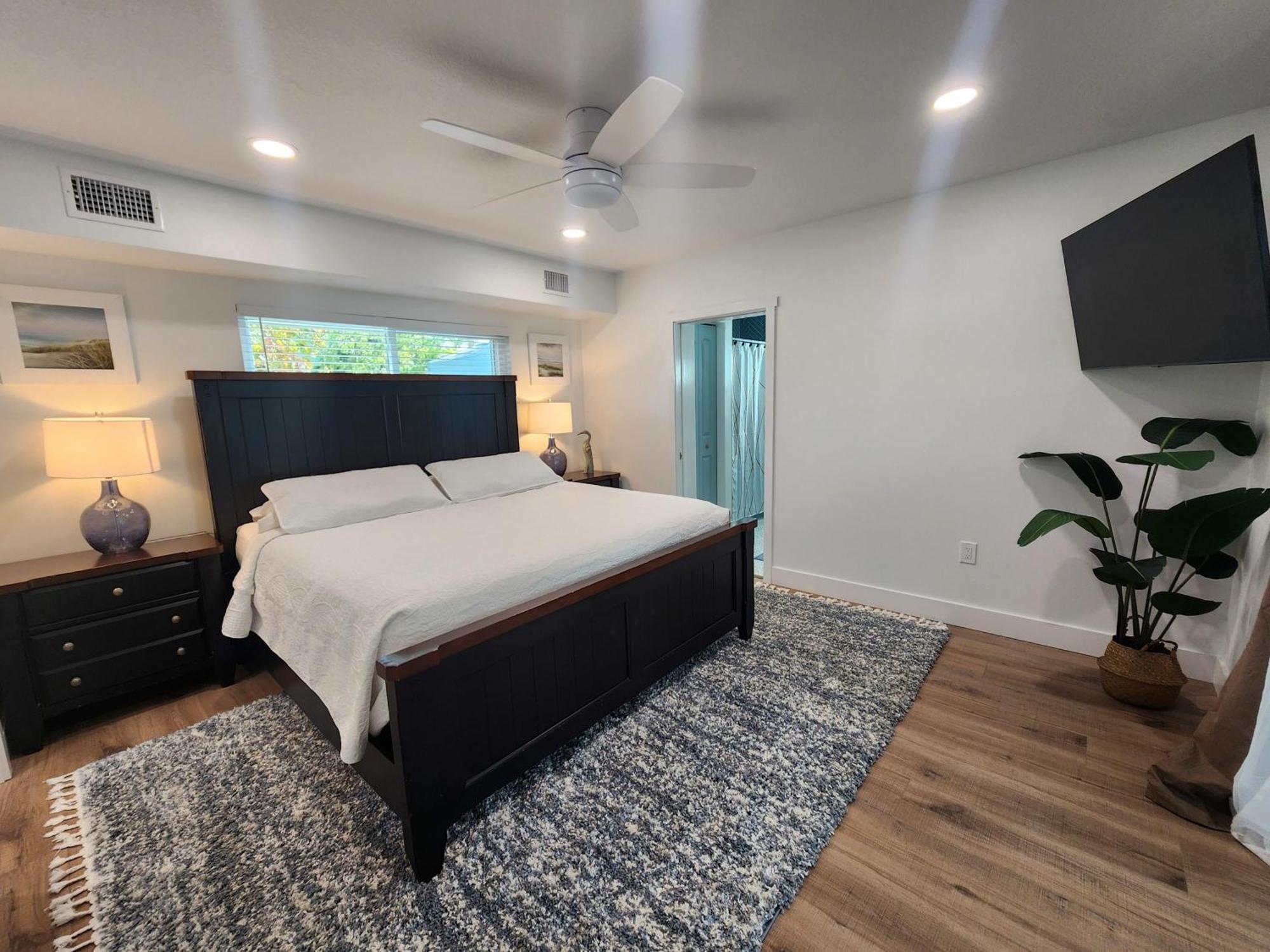 Drift House - 4bed 3bath Private Pool House Holiday home *