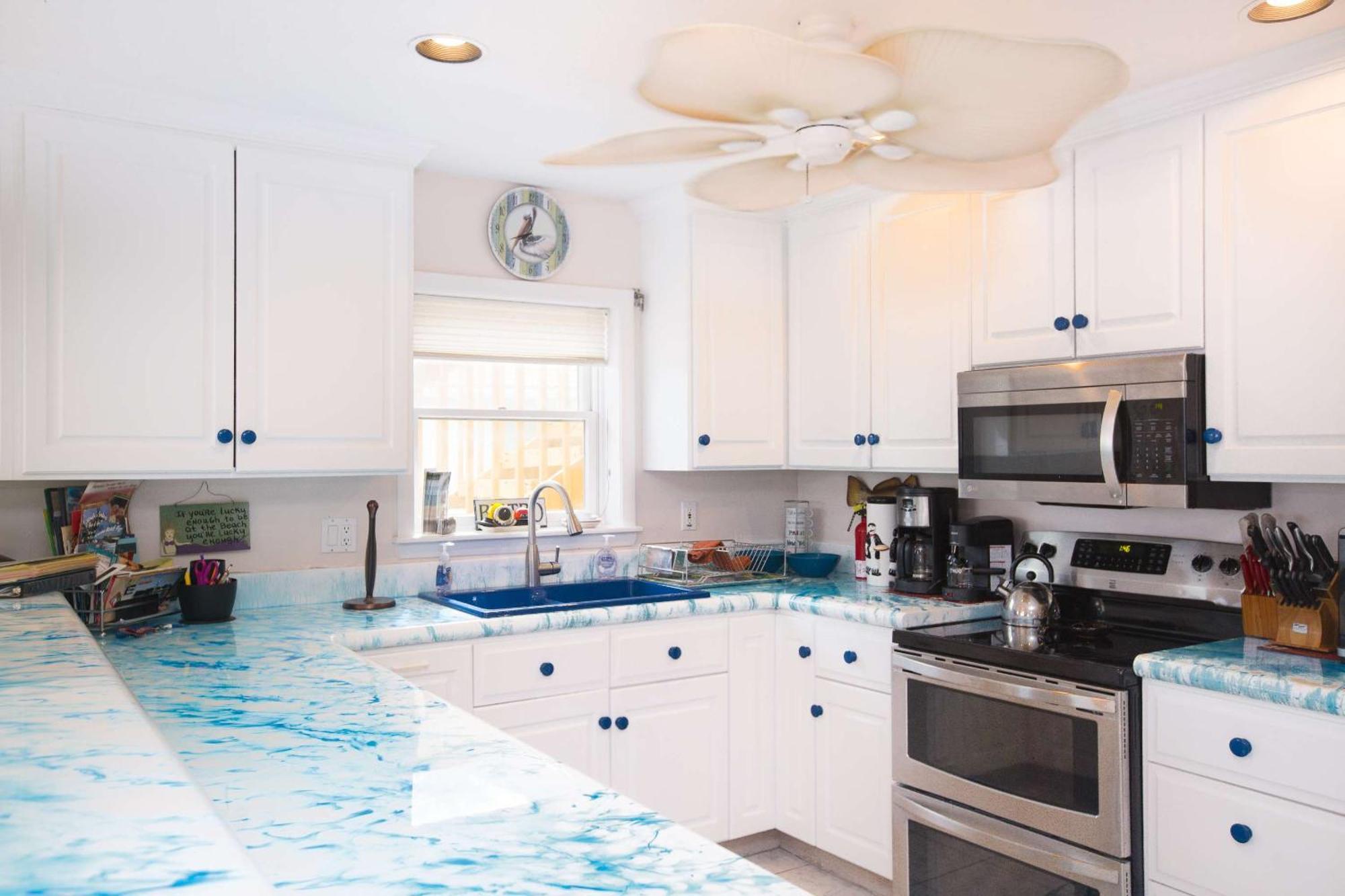Holiday home Oceanfront Views - Hot Tub Firepit Play Area 12 Ppl