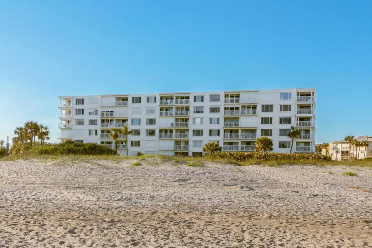 201 - 2 Bedroom 2 Bath Luxury Unit W Sea Breeze!