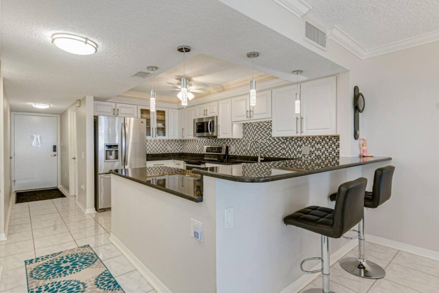201 - 2 Bedroom 2 Bath Luxury Unit W Sea Breeze! Holiday home Cape Canaveral