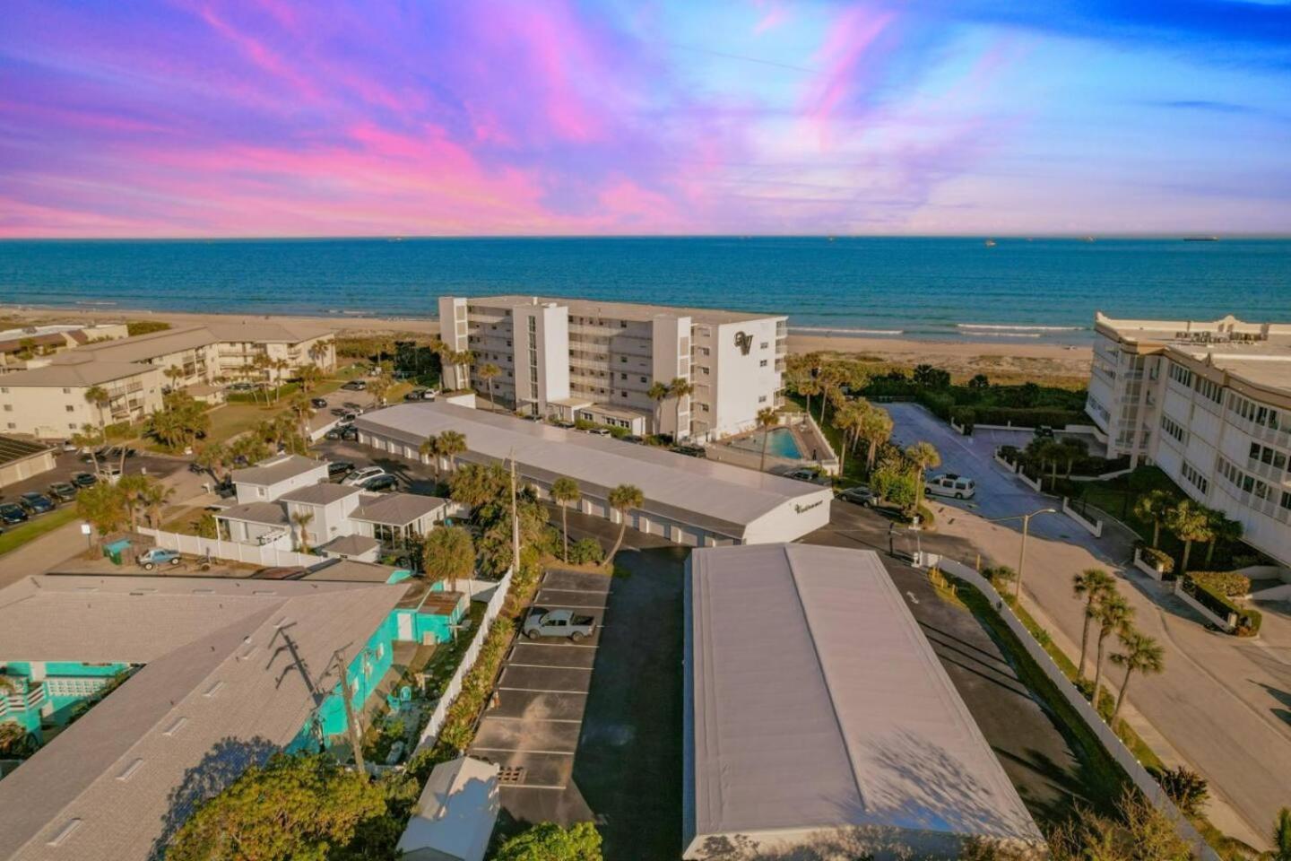201 - 2 Bedroom 2 Bath Luxury Unit W Sea Breeze! Cape Canaveral