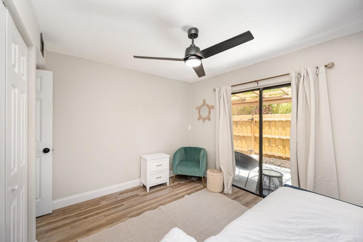 Beachside Bungalow- 2 Minutes From The Beach! Cape Canaveral