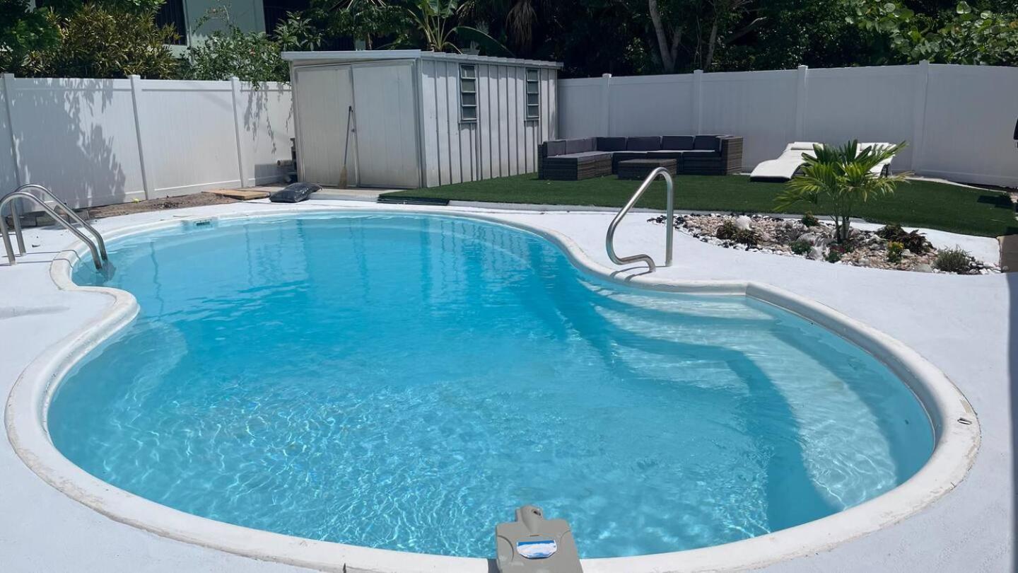 Holiday home 5 Bedroom Pool House Air Hockey Walk To *