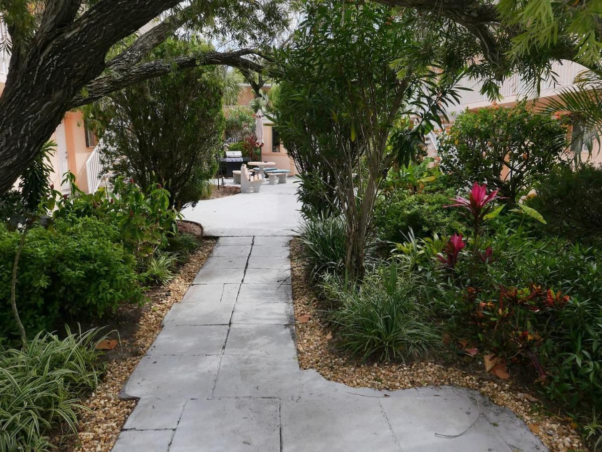 Cozy Beach Getaway Apartment Cape Canaveral